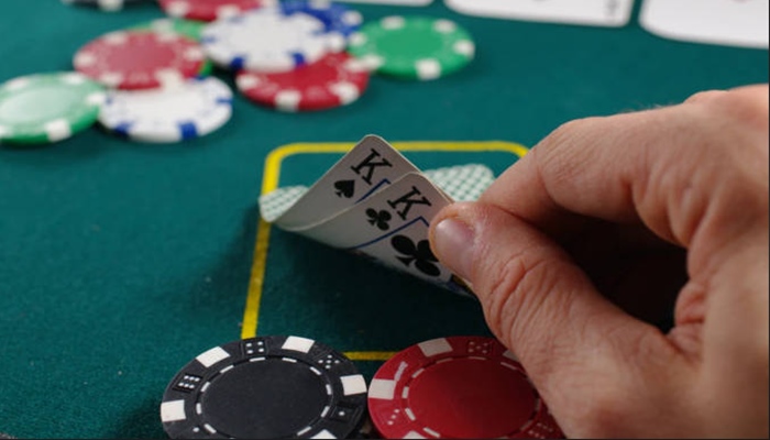 Ăn cắp Poker là gì? 8 Chiến Lược Ăn Cắp Poker Hiệu Quả