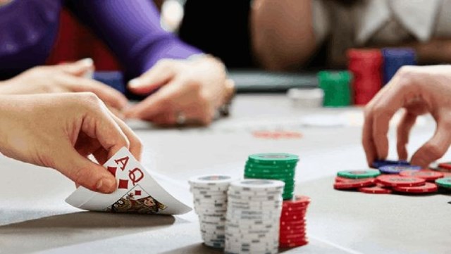 Khám phá Cách chơi xì dách trong casino thuật ngữ, luật và chiến lược tối ưu