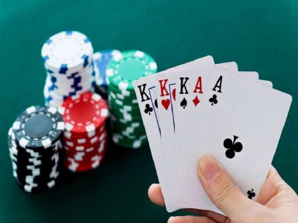 Luật Chơi Poker - Hướng Dẫn Từ A Đến Z Cho Người Mới Tham Gia