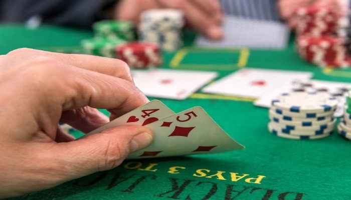 Thẻ rác trong poker là gì? Cách nhận biết và xử lý bài rác trong Poker