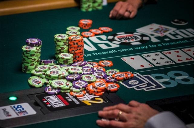 Bật Mí Cách Đọc Bài Của Đối Thủ Trong Poker Mà Không Phải Ai Cũng Biết