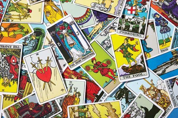 Đọc Lá Bài Tarot: Công Việc Và Sự Nghiệp Của Bạn Trong Tương Lai Gần |  CareerViệt.vn