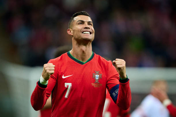 Cristiano Ronaldo: Người viết lại lịch sử và dẫn lối Bồ Đào Nha vượt ải