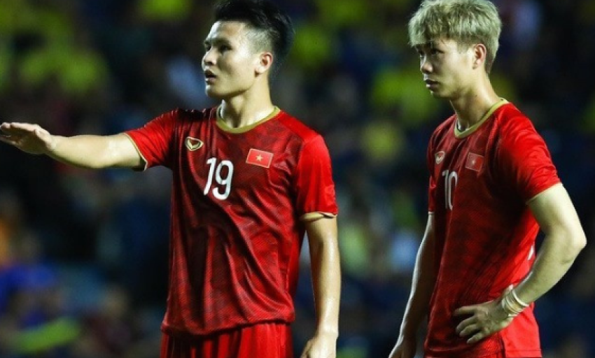 Phí Lót Tay Cầu Thủ Là Gì? Tại Sao Lại Quan Trọng Trong Bóng Đá?