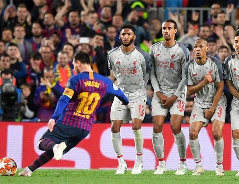 Vẫy Cờ Chiến Thắng Với Luật Đá Phạt Gián Tiếp - Fan Vinicius Việt Nam