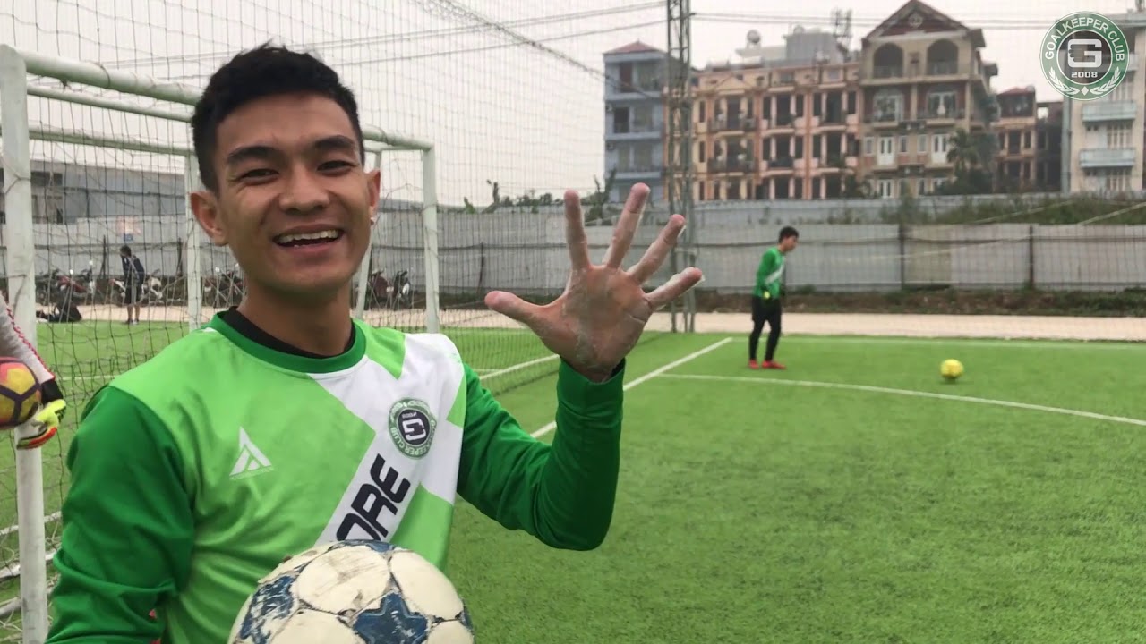 Cách để thủ môn bắt bóng dính như keo - P1 Tay không