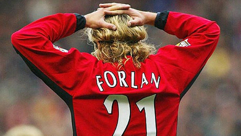 Cầu thủ Diego Forlan - Huyền thoại sau thất bại nặng nề