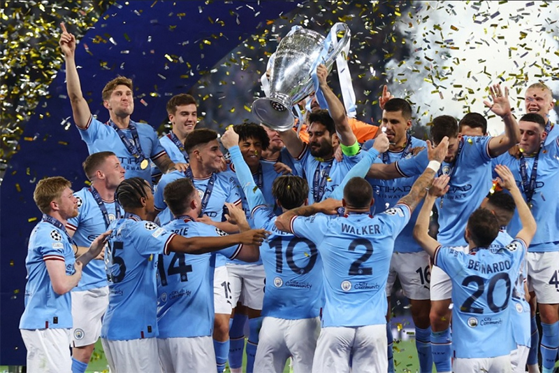 Man City ăn 3